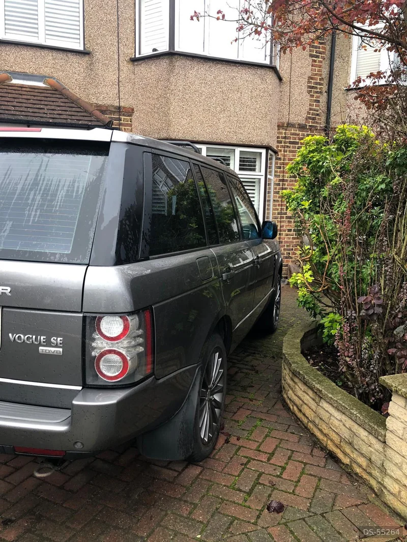 2010 Land Rover Range Rover in Bedford 5