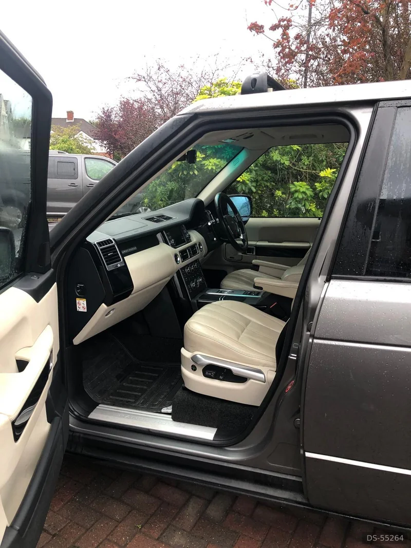 2010 Land Rover Range Rover in Bedford 6