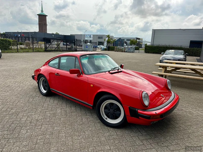 1985 Porsche 911 in Emmer-compascuum 2