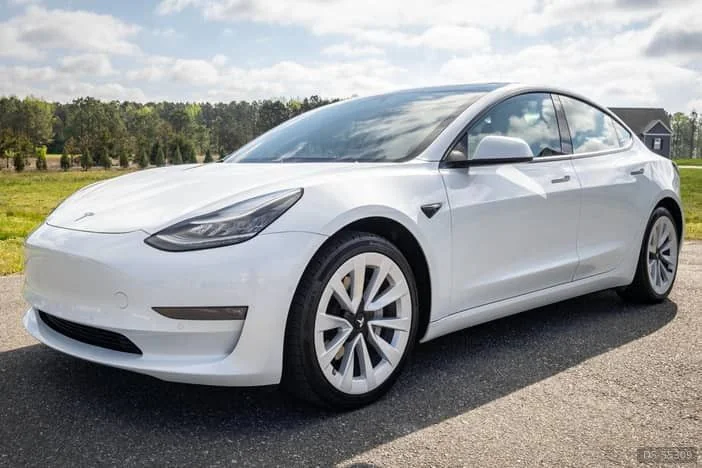 2020 Tesla M3 in Herisau, Appenzell Ausserrhoden 2