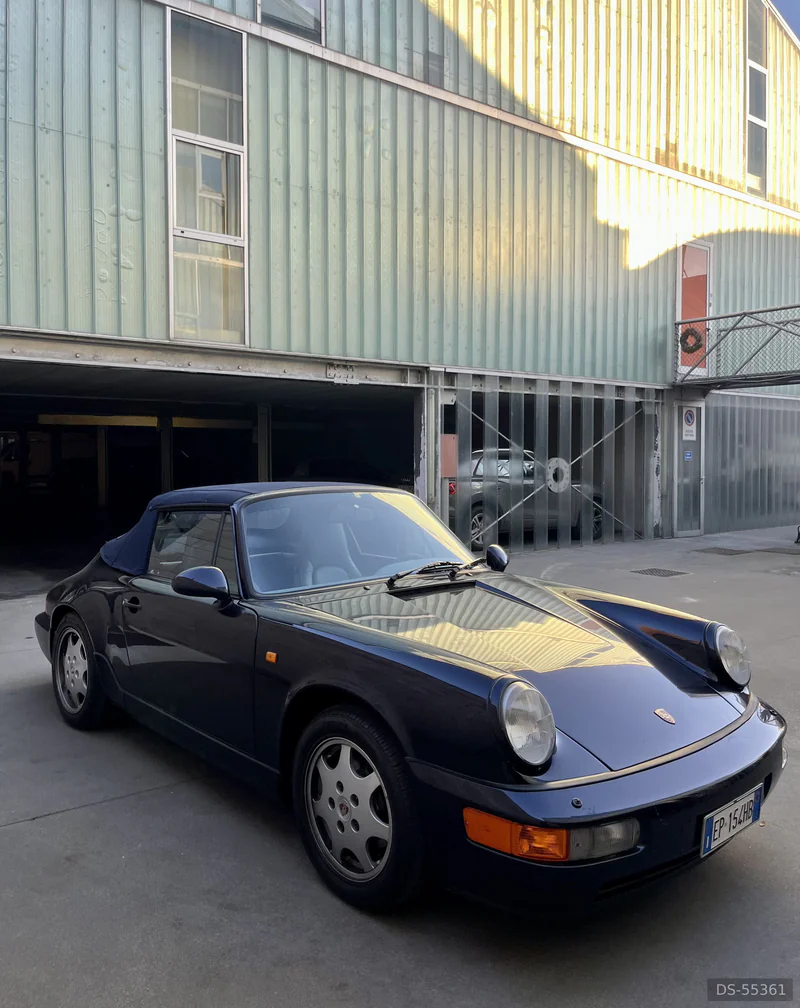 1992 Porsche 964 Cabrio in Milano 2