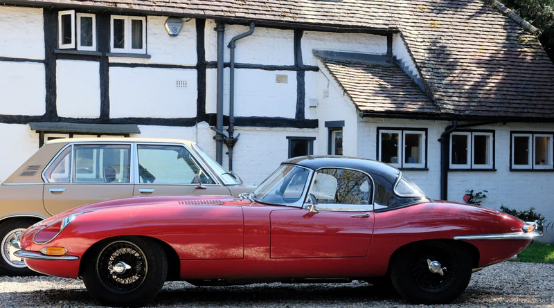 1968 Jaguar E-type in Cowley Peachey 3