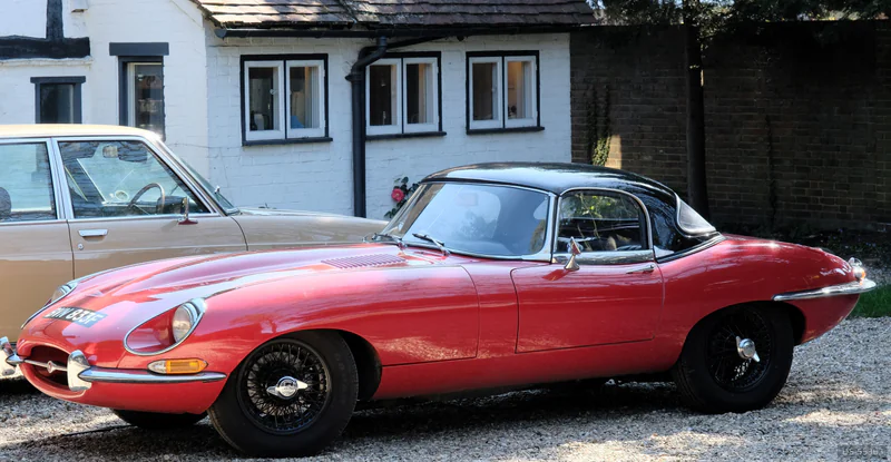 1968 Jaguar E-type in Cowley Peachey 4