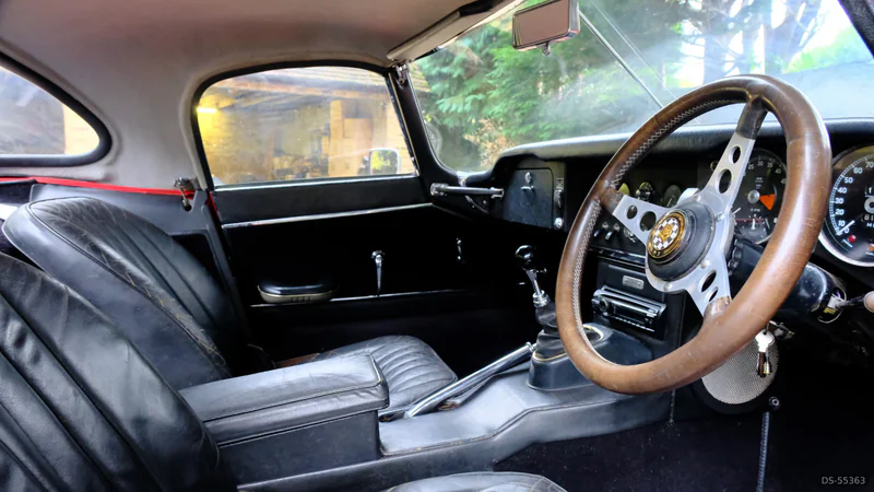 1968 Jaguar E-type in Cowley Peachey 5