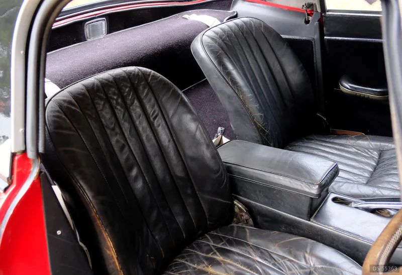 1968 Jaguar E-type in Cowley Peachey 7