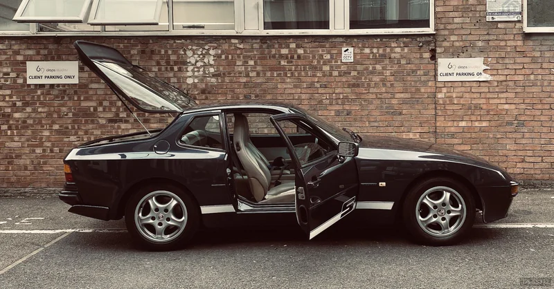 1988 Porsche 944s in London