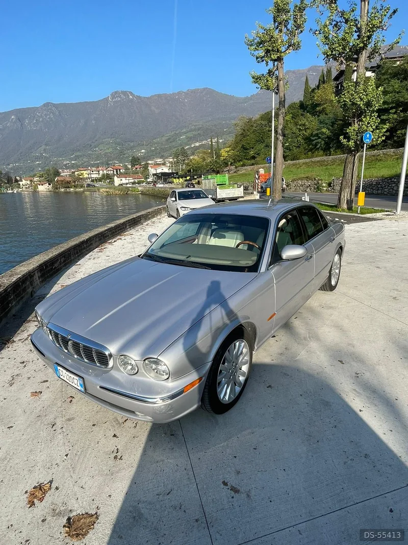 2004 Jaguar Xj8 in Gardone Riviera