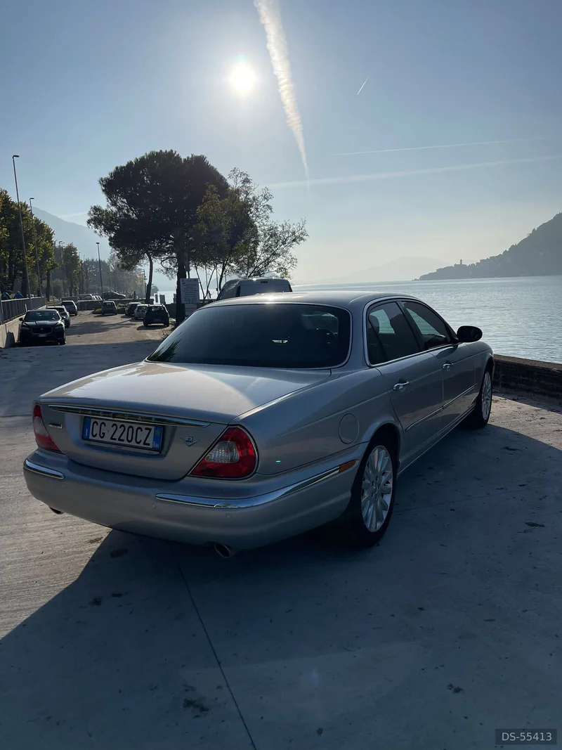 2004 Jaguar Xj8 in Gardone Riviera 4