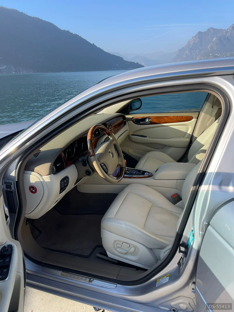 2004 Jaguar Xj8 in Gardone Riviera 12