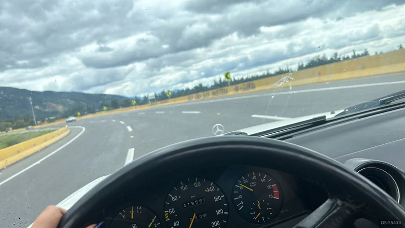 1985 Mercedes-Benz 230e in Bogotá D.c 4