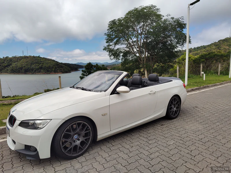 2011 BMW 335i Cabriolet in Brasilia