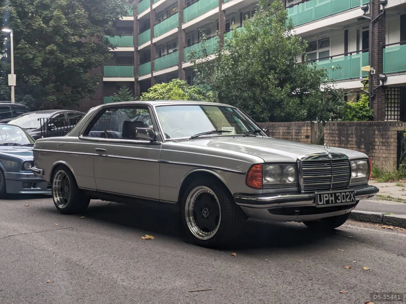 1982 Mercedes-Benz W123 230 Ce in London 8