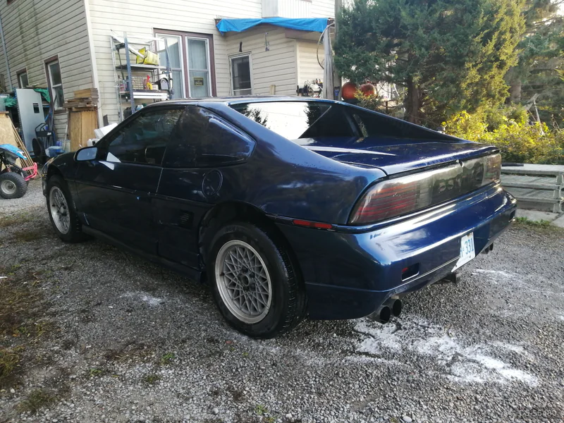 1987 Pontiac Fiero in Port Hope 2