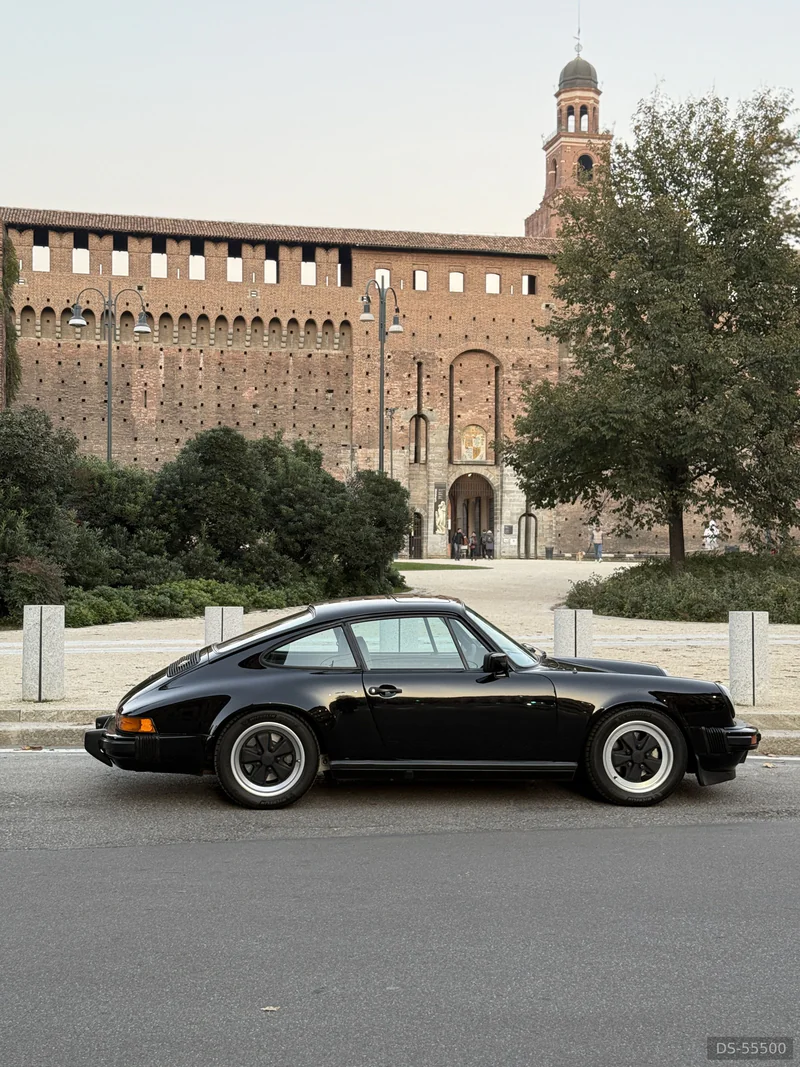 1984 Porsche 911 3.2 in Milano 2