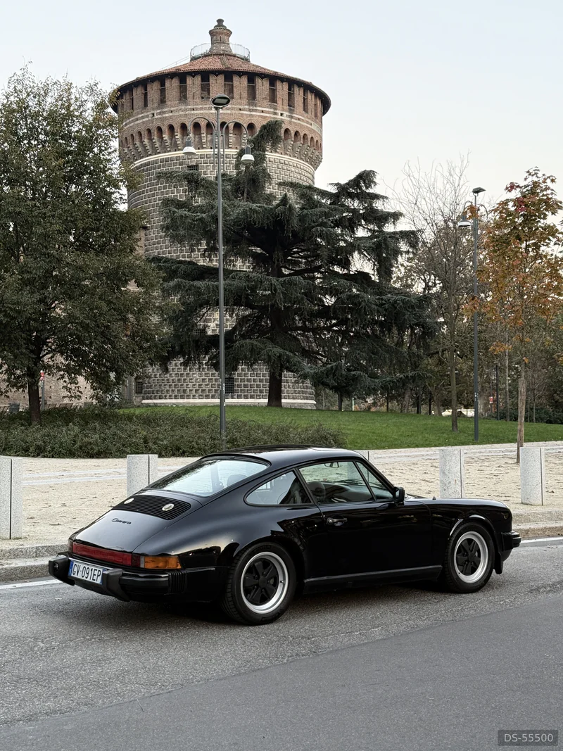 1984 Porsche 911 3.2 in Milano 4
