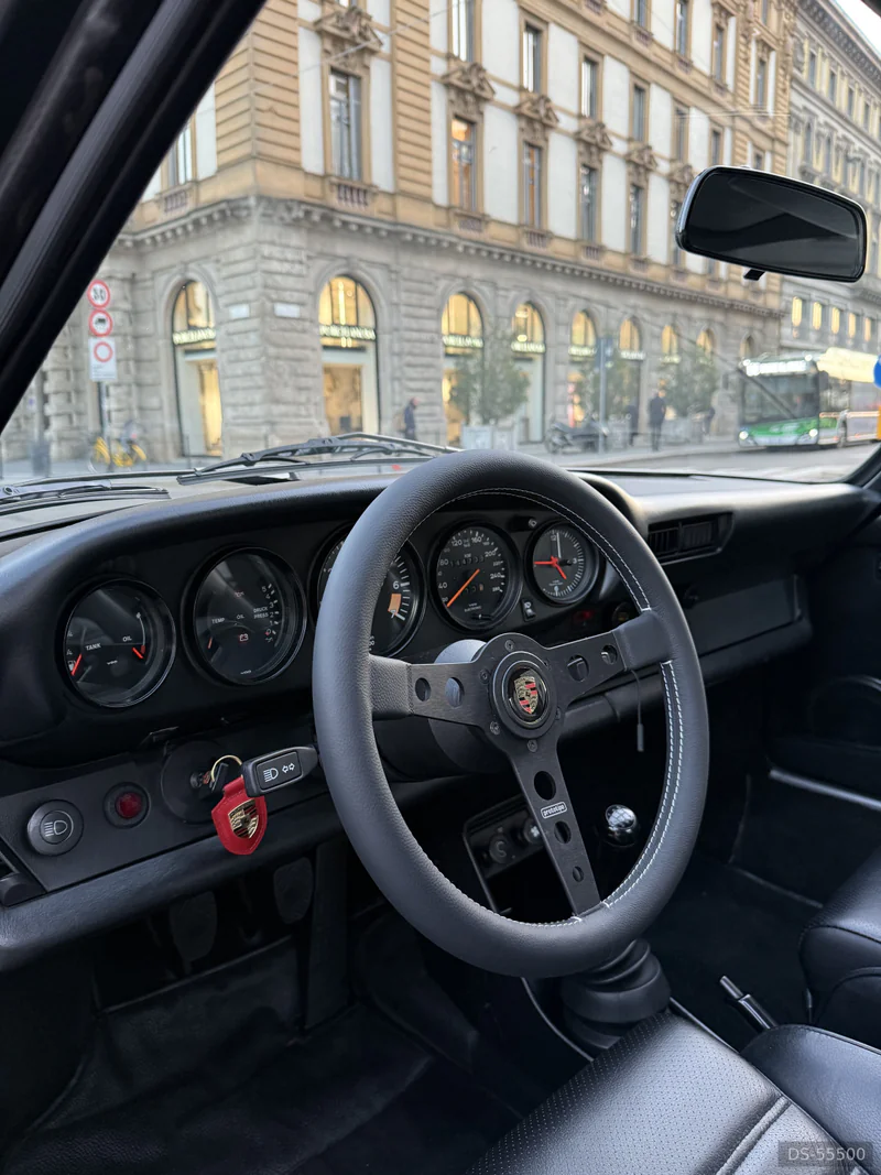 1984 Porsche 911 3.2 in Milano 8