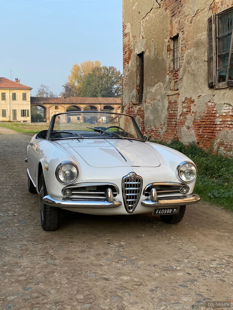 1962 Alfa Romeo Giulietta Spider in Napoli 1