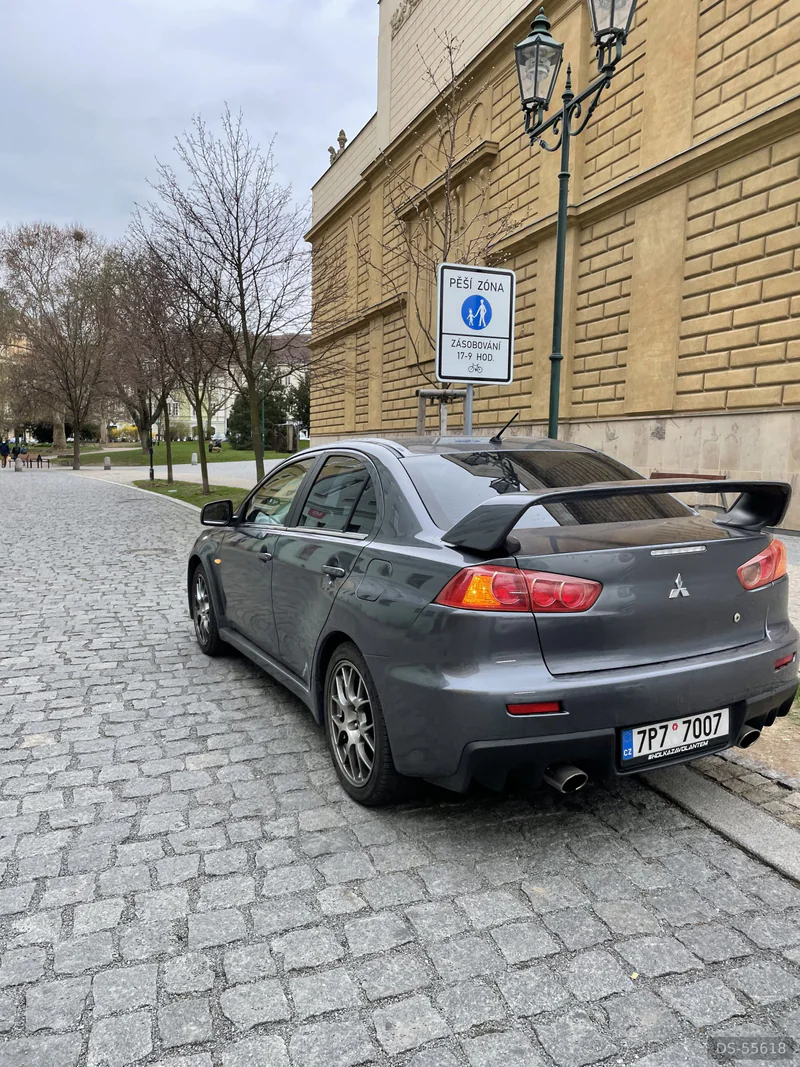 2011 Mitsubishi Lancer Evo X in Plzeň 4