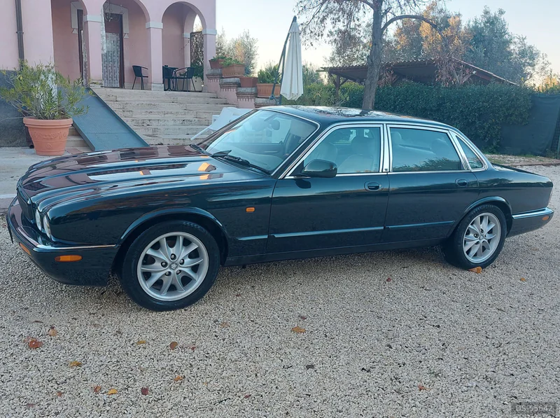 2003 Jaguar Xj 4.0 285 Cv in Fara In Sabina