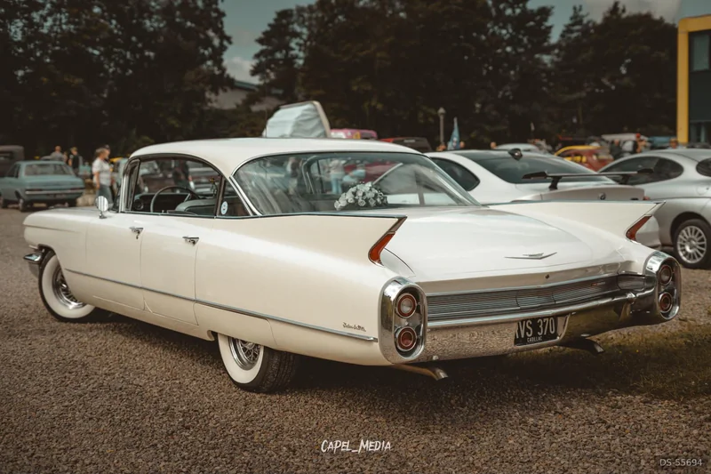 1960 Cadillac Sedan De Ville in Swansea 10