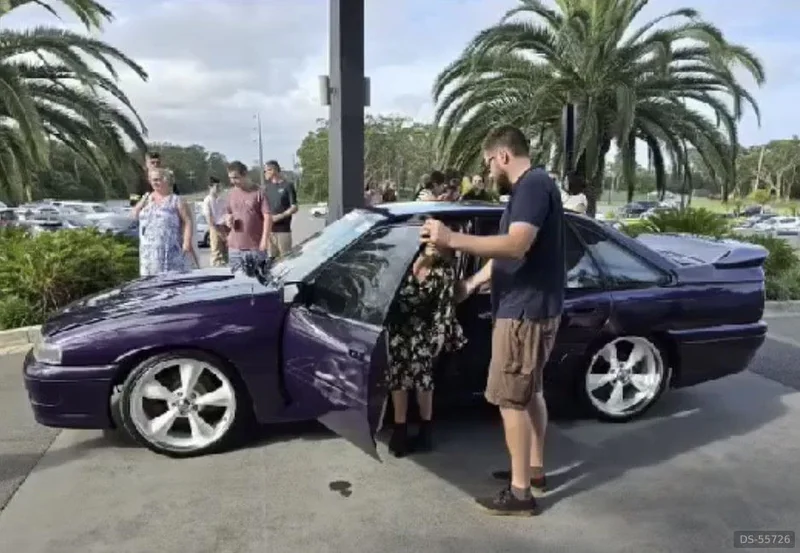 1990 Holden Commodore in Wyee 5