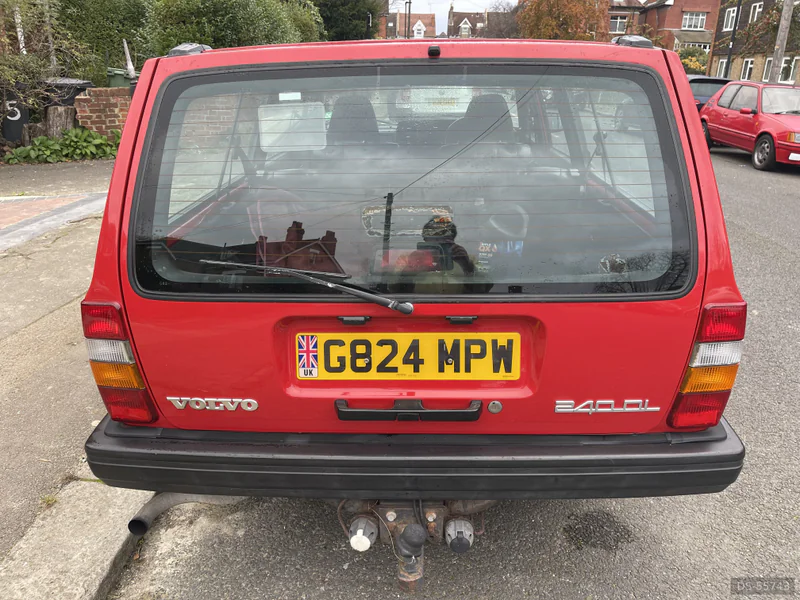 1990 Volvo 240 Dl Estate in London 2