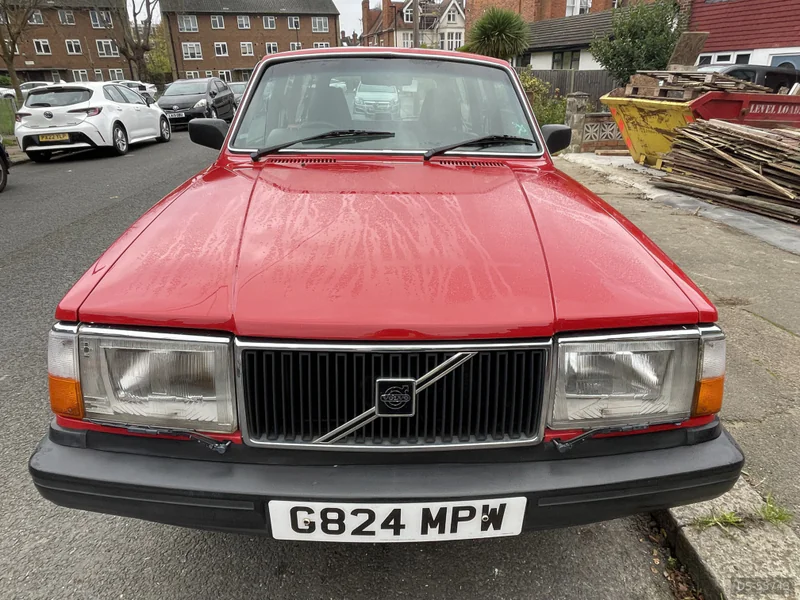 1990 Volvo 240 Dl Estate in London 3