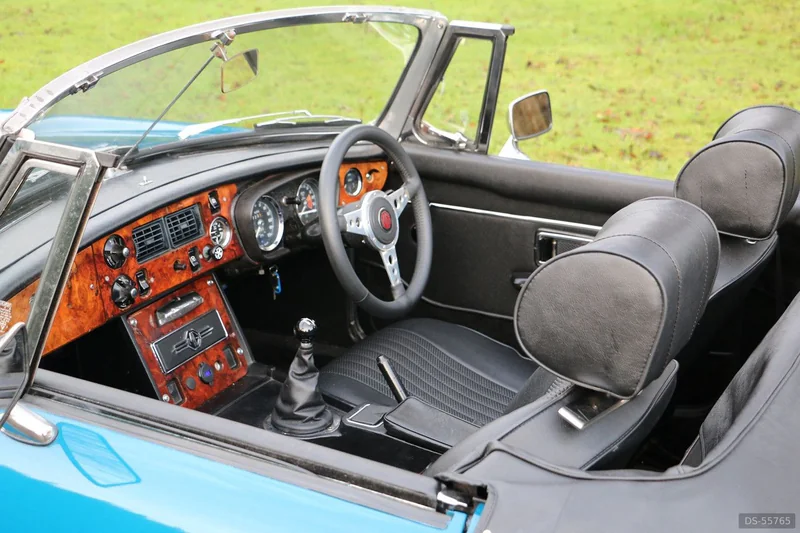 1973 MG Mgb Roadster in Cheltenham 9