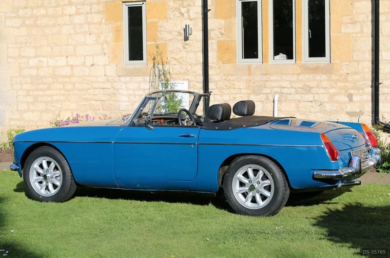 1973 MG Mgb Roadster in Cheltenham 7