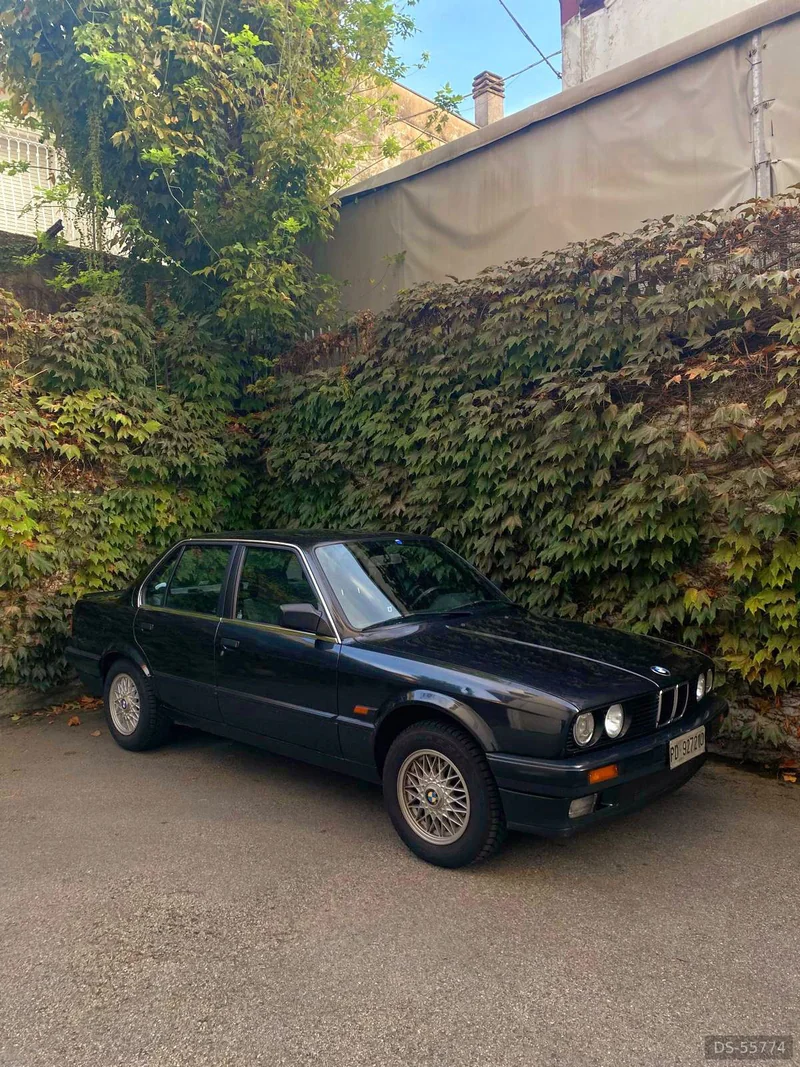 1988 BMW E30 in Settala 2