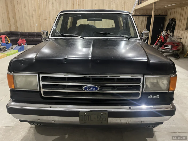 1989 Ford Bronco in Brigden 2