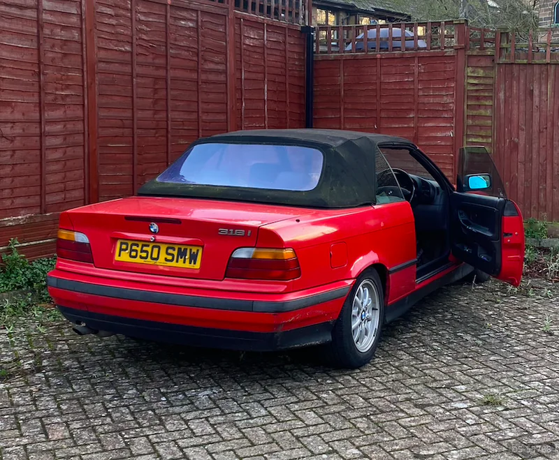 1996 BMW 318i in London 8