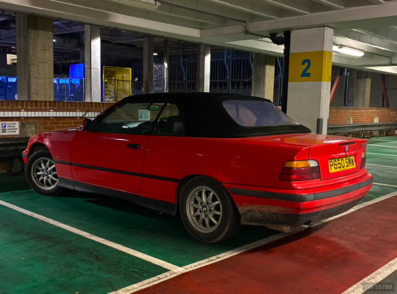 1996 BMW 318i in London 9