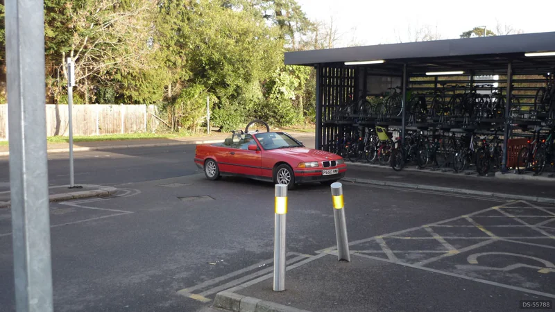 1996 BMW 318i in London 7