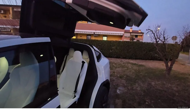 2024 Tesla Model X in Monselice 5