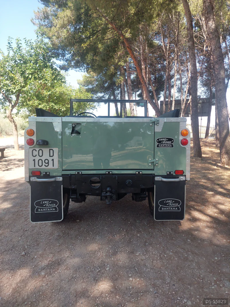 1974 Land Rover Series III in Baena 7