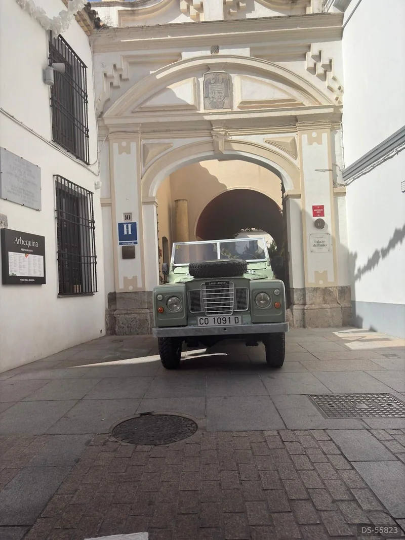 1974 Land Rover Series III in Baena 3