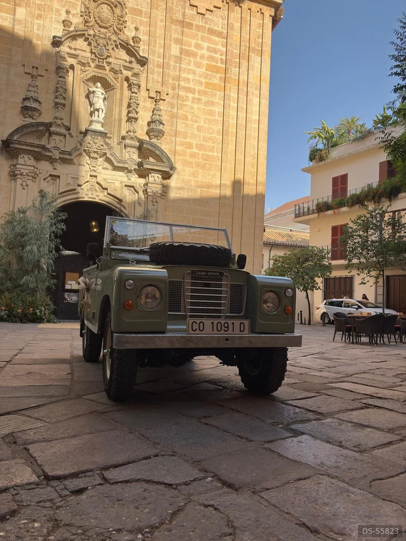1974 Land Rover Series III in Baena 2