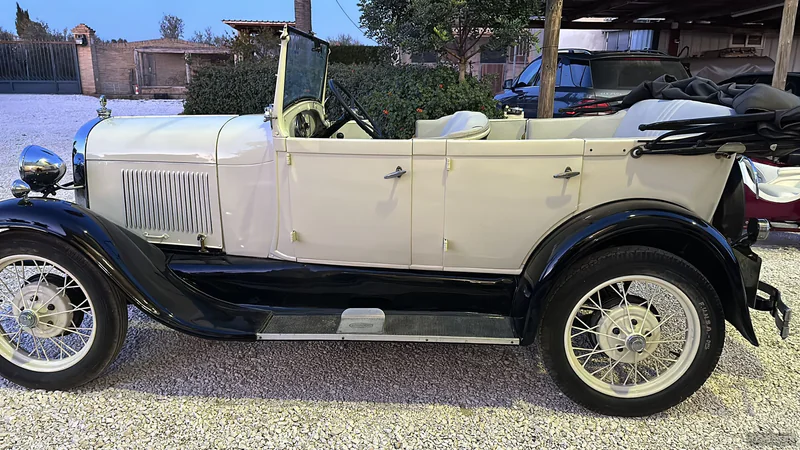 1929 Ford Modelo A in Marchena 2