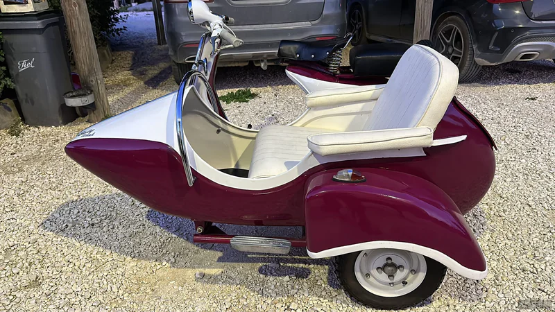 1957 Piaggio Vespa Con Sidecar in Marchena 2
