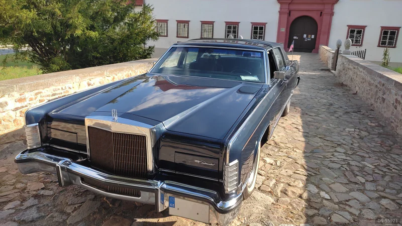 1979 Lincoln Continental Collectors Series in Praha 9 5