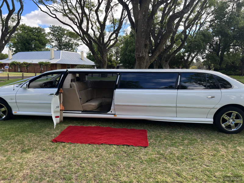 2000 Holden Statesman Stretched in Kingsley 4