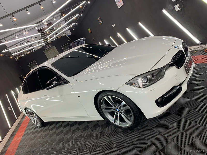 2015 BMW 328i in São Paulo 1