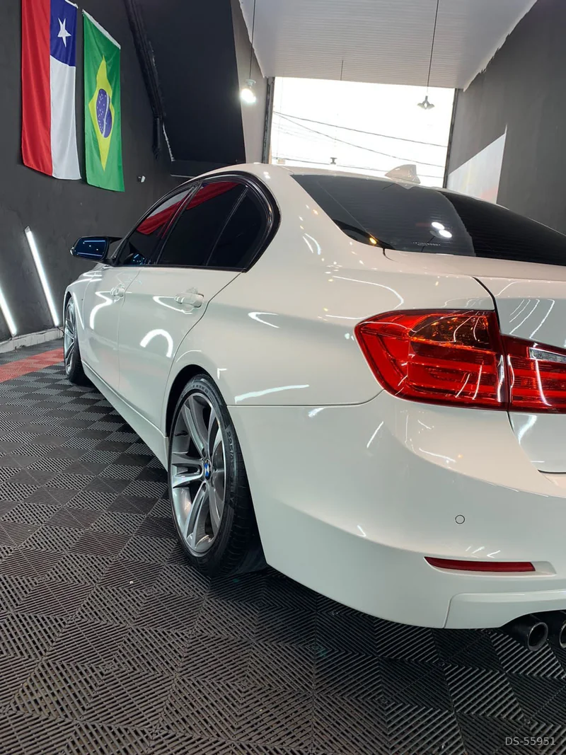 2015 BMW 328i in São Paulo 7