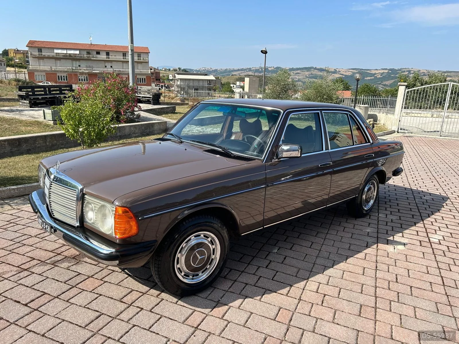 1988 Mercedes-Benz W123 200 D