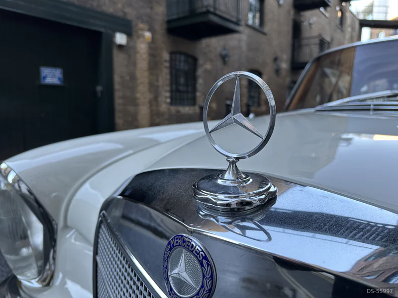 1963 Mercedes-Benz 220SEb in London 8