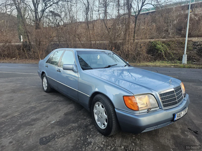 1991 Mercedes-Benz W140 in Praha 3