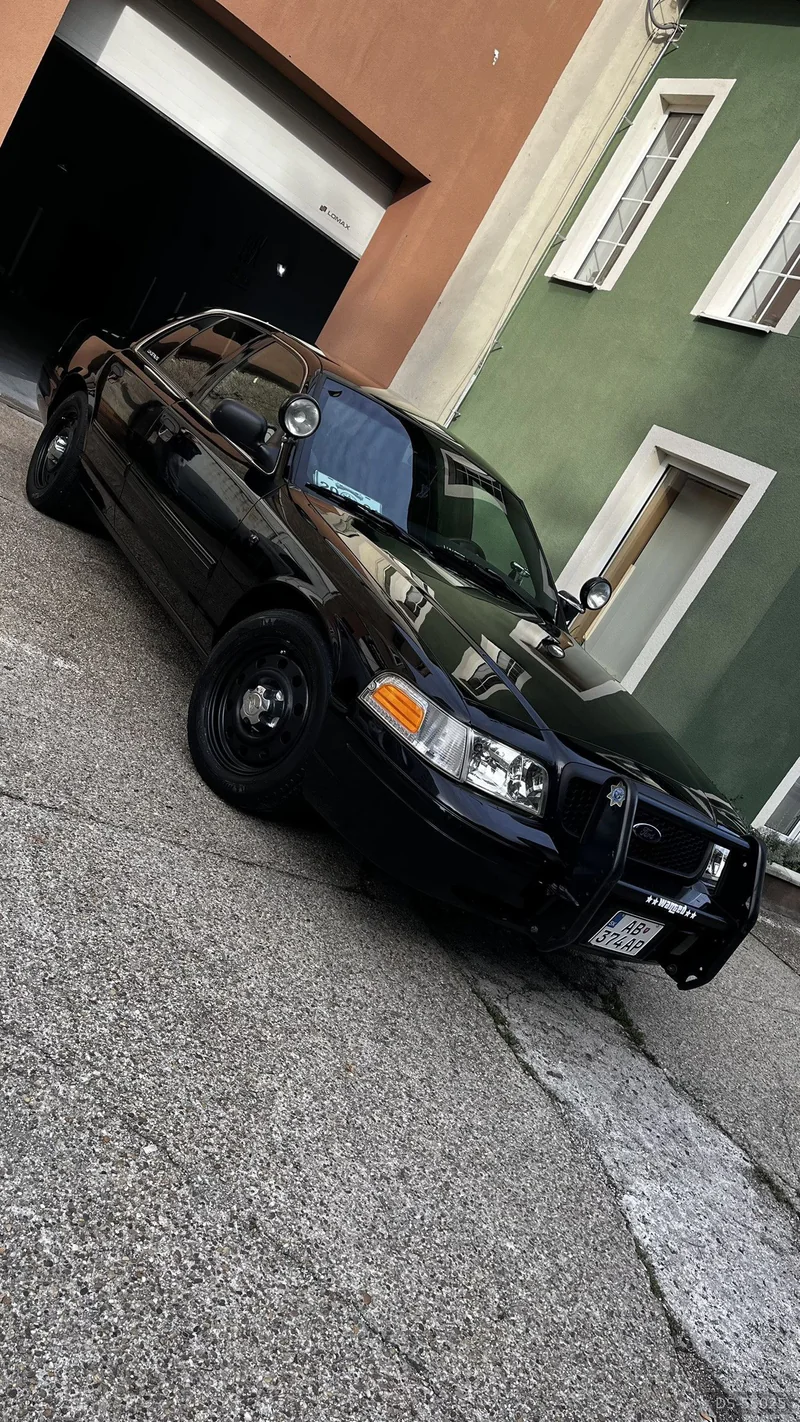 2009 Ford Crown Victoria Police Interceptor in Prievidza 3