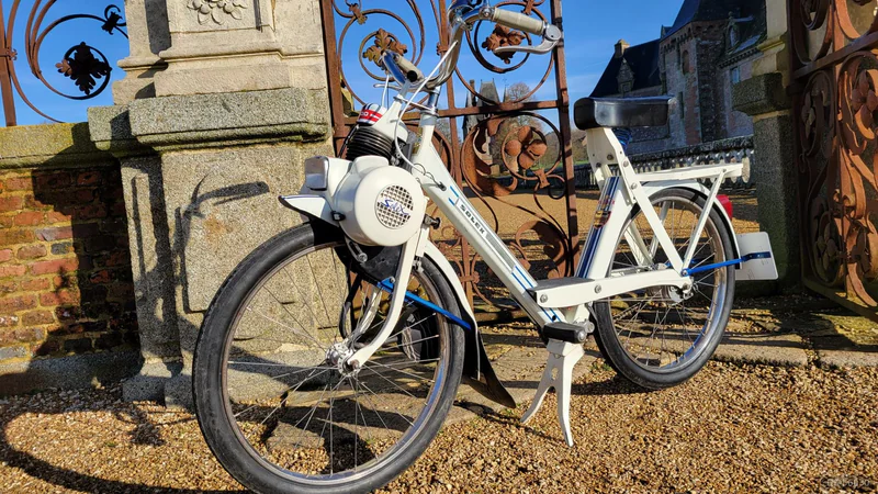 1966 VéloSoleX Solex 3800 in Neuilly Le Vendin 2