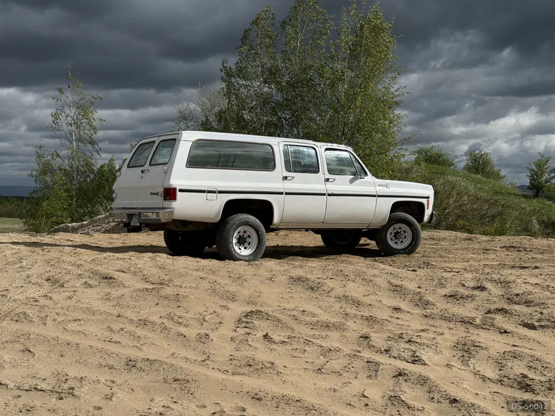 1980 Chevrolet Suburban in Most 2